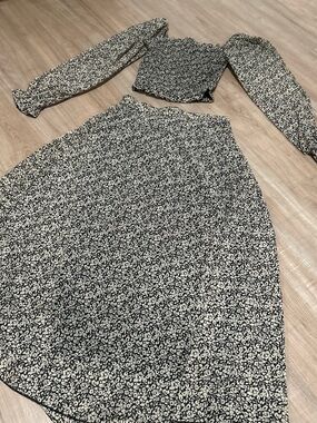 Japna Black and White Floral Maxi Skirt